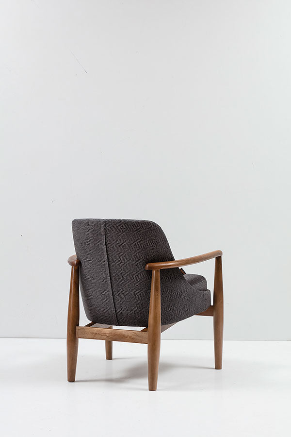 Petra Lounge Chair